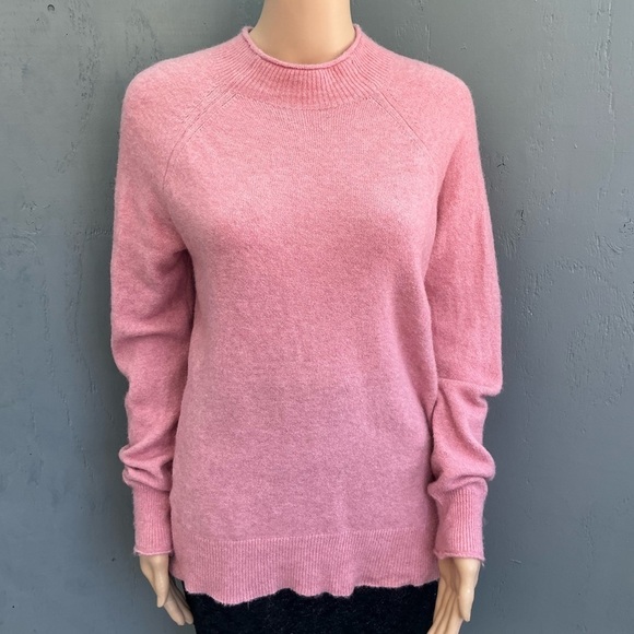 J. Crew Sweaters - J. Crew Marino Wool And Alpaca Blend Soft Pink Women’s Crew Neck Sweater Size